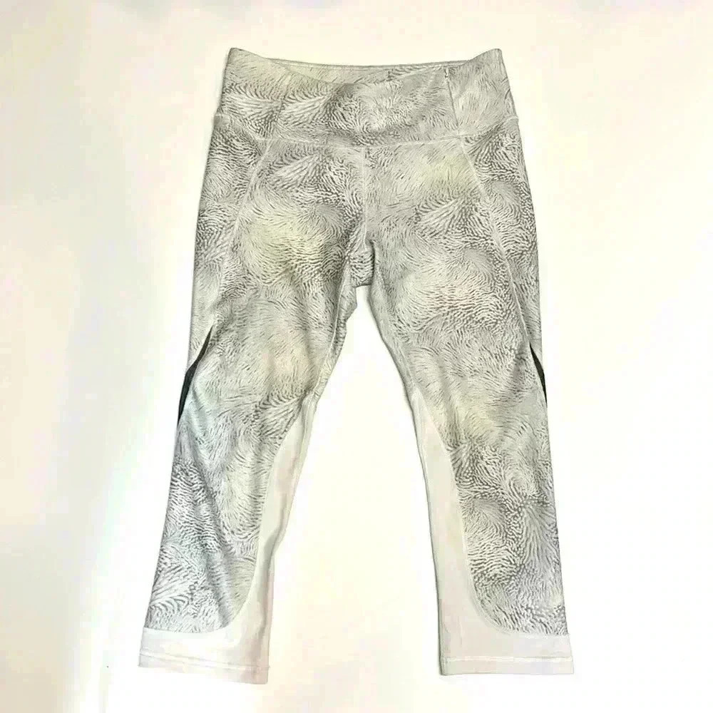 Calia by Carrie Underwood Capri Gym Pants  Leggings Stretchy Pocket Exercise Run